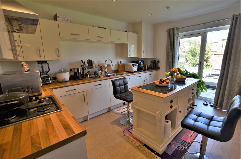 Redcar Road, Bicester 5 bed detached house £550,000