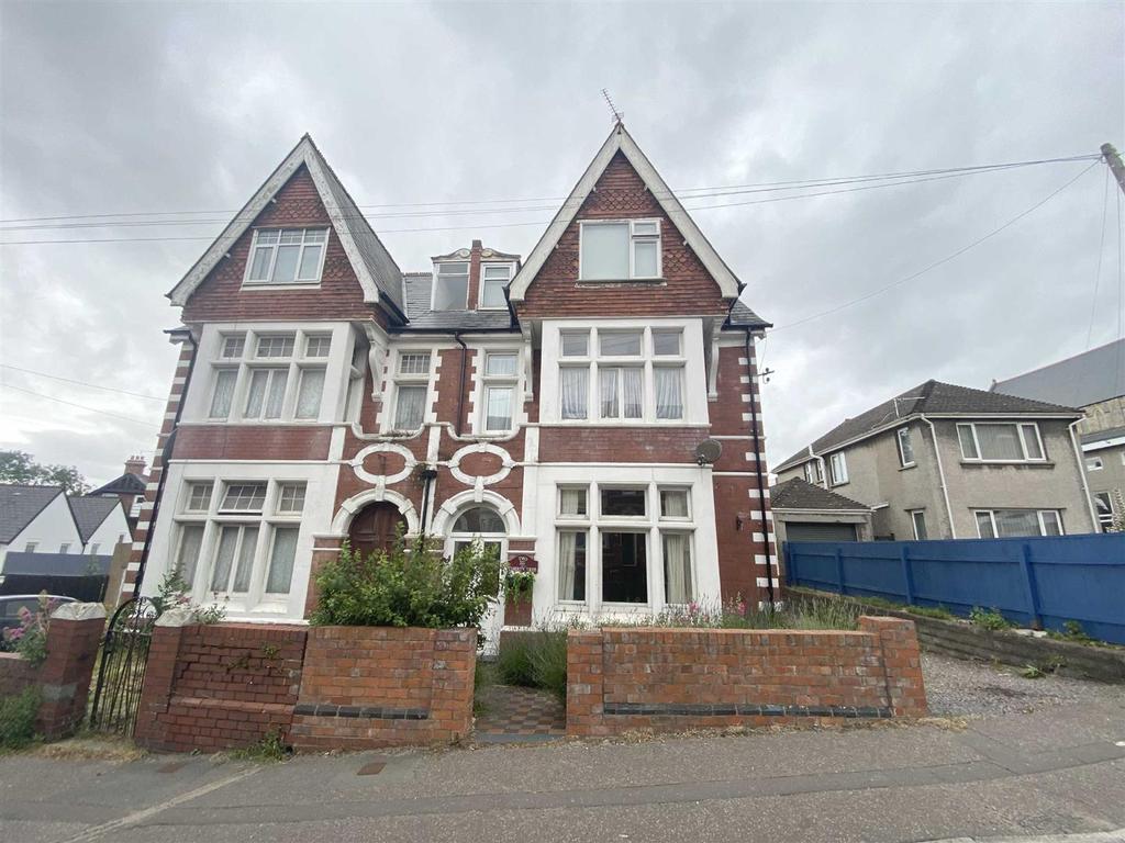 St Nicholas Road, Barry 6 bed semidetached house £450,000