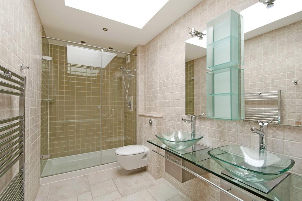 Denewood Road, Highgate, London, N6 4 bed detached house £7,995 pcm