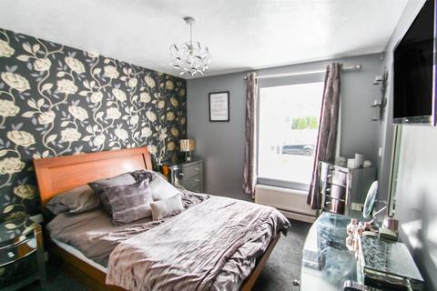 8 Bale Drive, Bradford, BD10 8WX