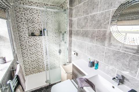 8 Bale Drive, Bradford, BD10 8WX