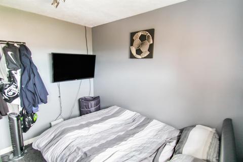 8 Bale Drive, Bradford, BD10 8WX