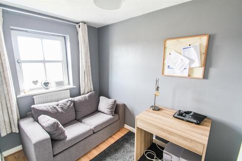 8 Bale Drive, Bradford, BD10 8WX