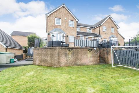 8 Bale Drive, Bradford, BD10 8WX