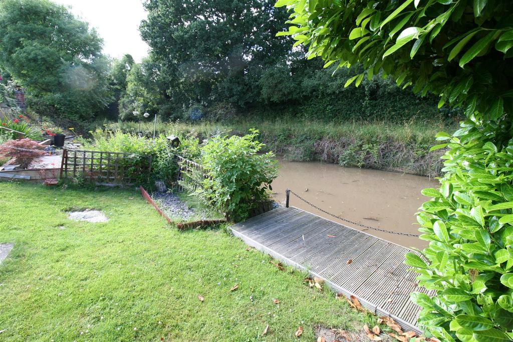 Mill Farm Park, Bulkington, Bedworth 2 bed park home £90,000