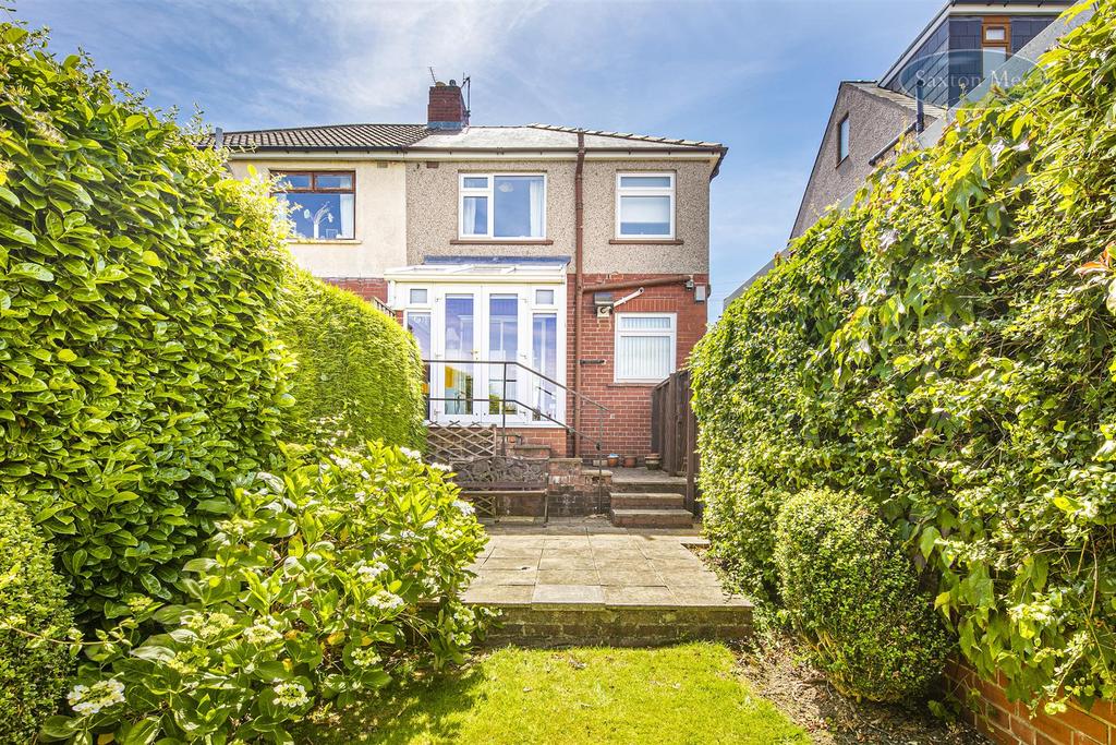 Greaves Lane, Stannington, S6 6BD 3 bed semidetached house £225,000