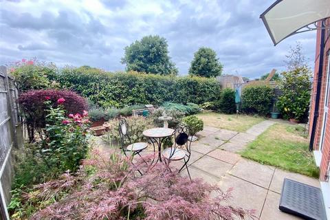 49 Grovelands, West Molesey, KT8 2ED