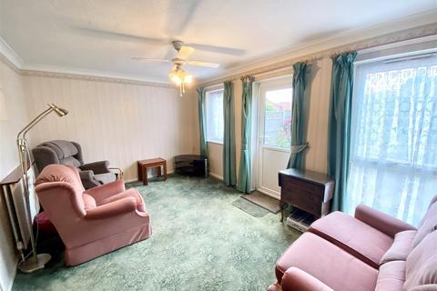 49 Grovelands, West Molesey, KT8 2ED