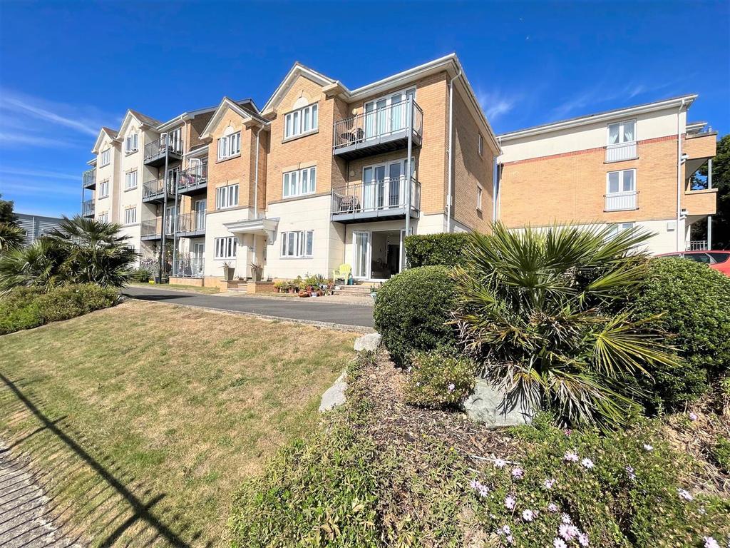 Medina View, East Cowes 2 bed ground floor flat for sale £220,000