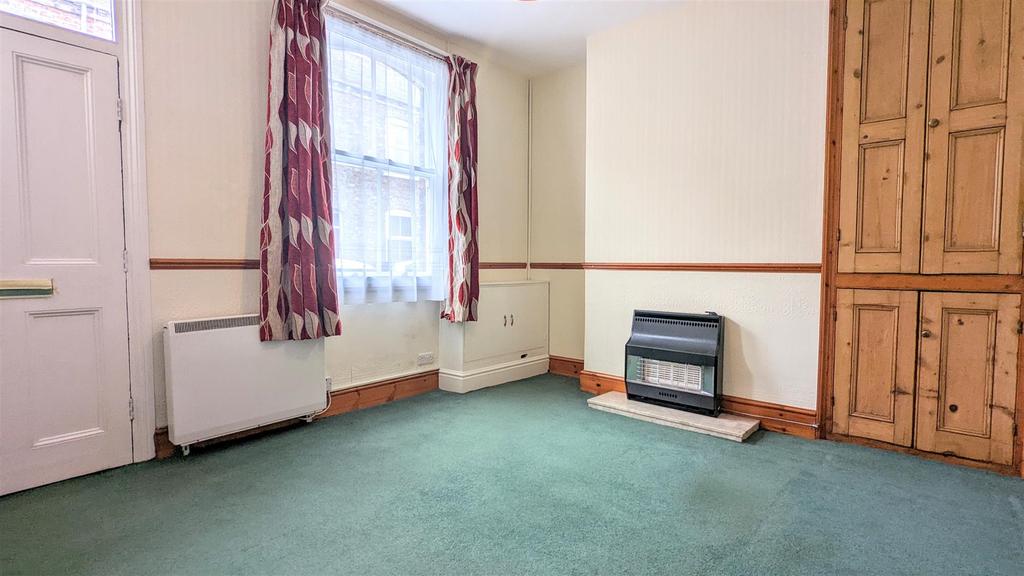 Chaucer Street, York, YO10 3EH 2 bed terraced house £235,000