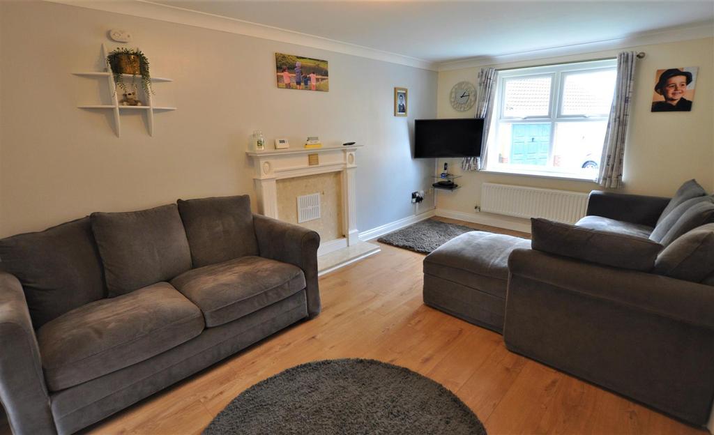 Maes Ty Gwyn, Llangennech, Llanelli 4 bed detached house £245,000