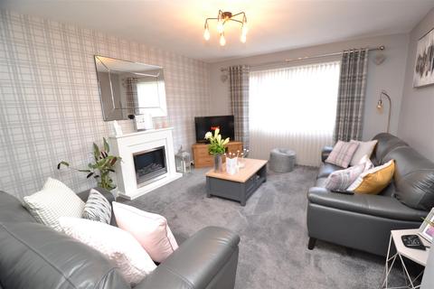 16 Ashlar Grove, Queensbury, Bradford, BD13 2SP