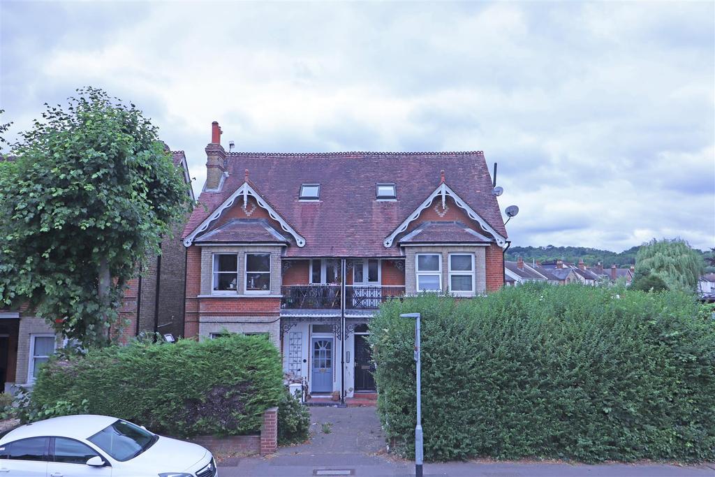 London Road, Redhill 1 bed flat for sale £220,000