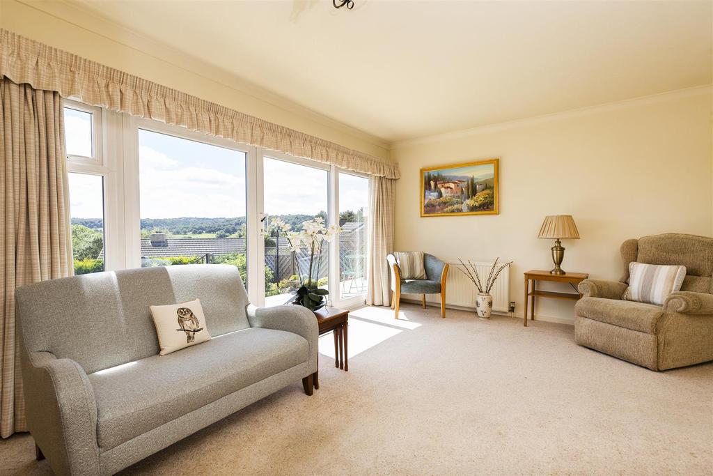 Clough Park, Fenay Bridge, Huddersfield 3 bed detached house £255,000
