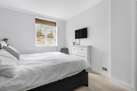 Basement Flat, 20 Catherine Road, Surbiton, KT6 4HA