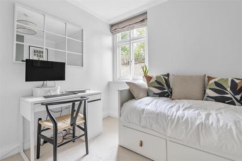 Basement Flat, 20 Catherine Road, Surbiton, KT6 4HA