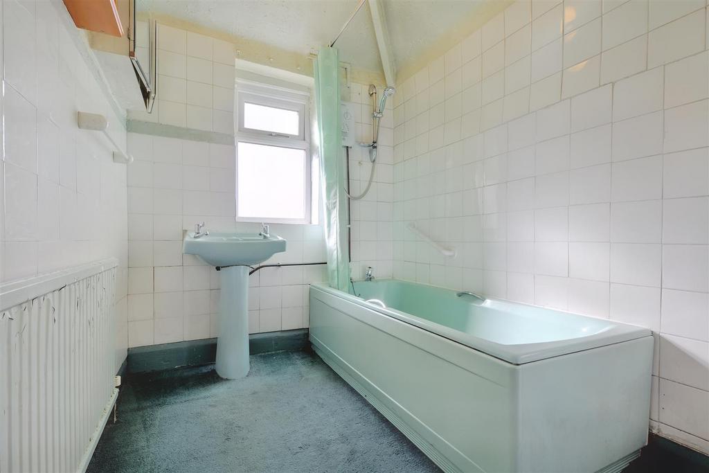 Bathroom 1.jpeg