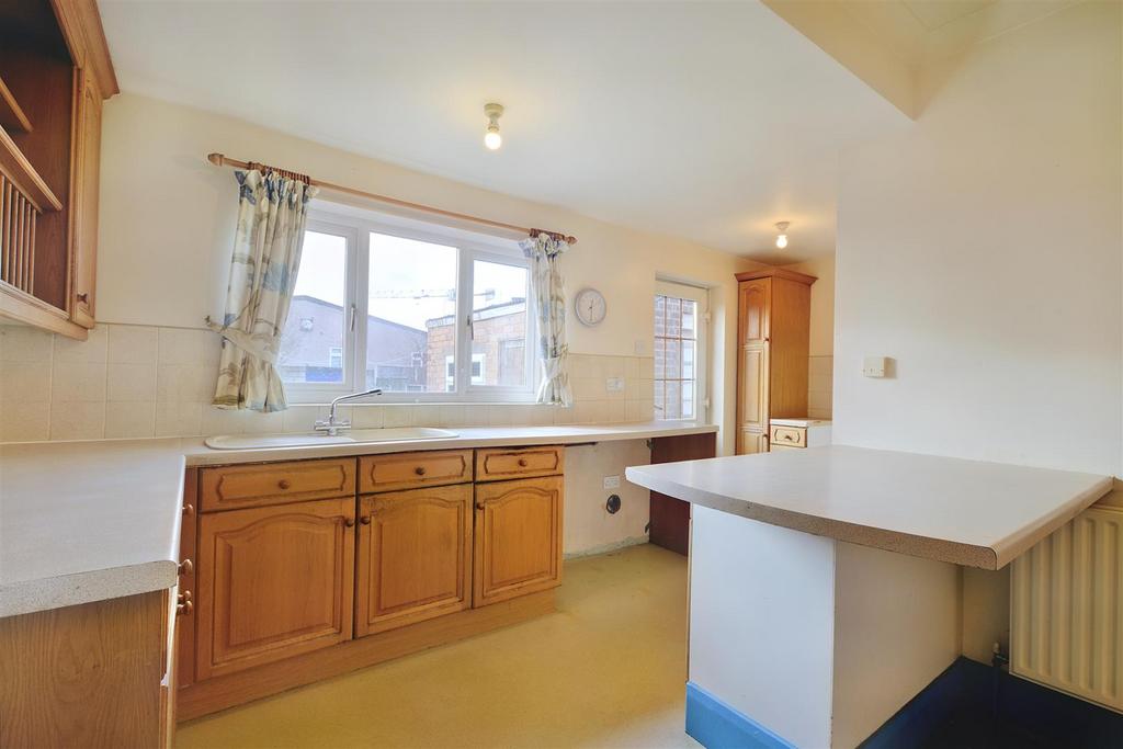 Kitchen 1.jpeg