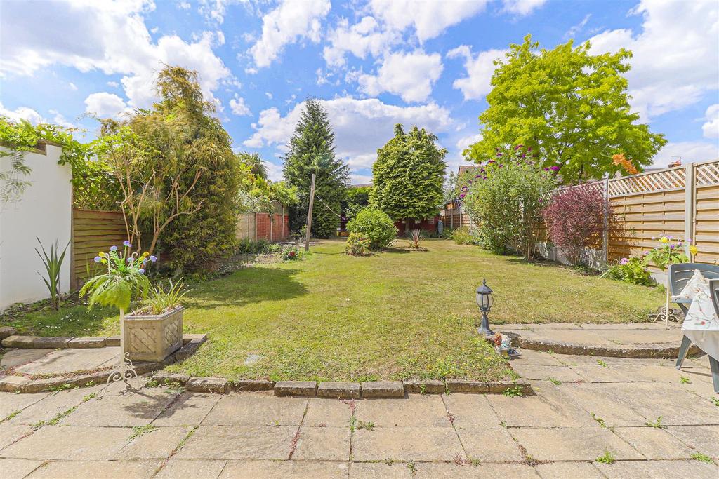 86ft WEST FACING REAR GARDEN