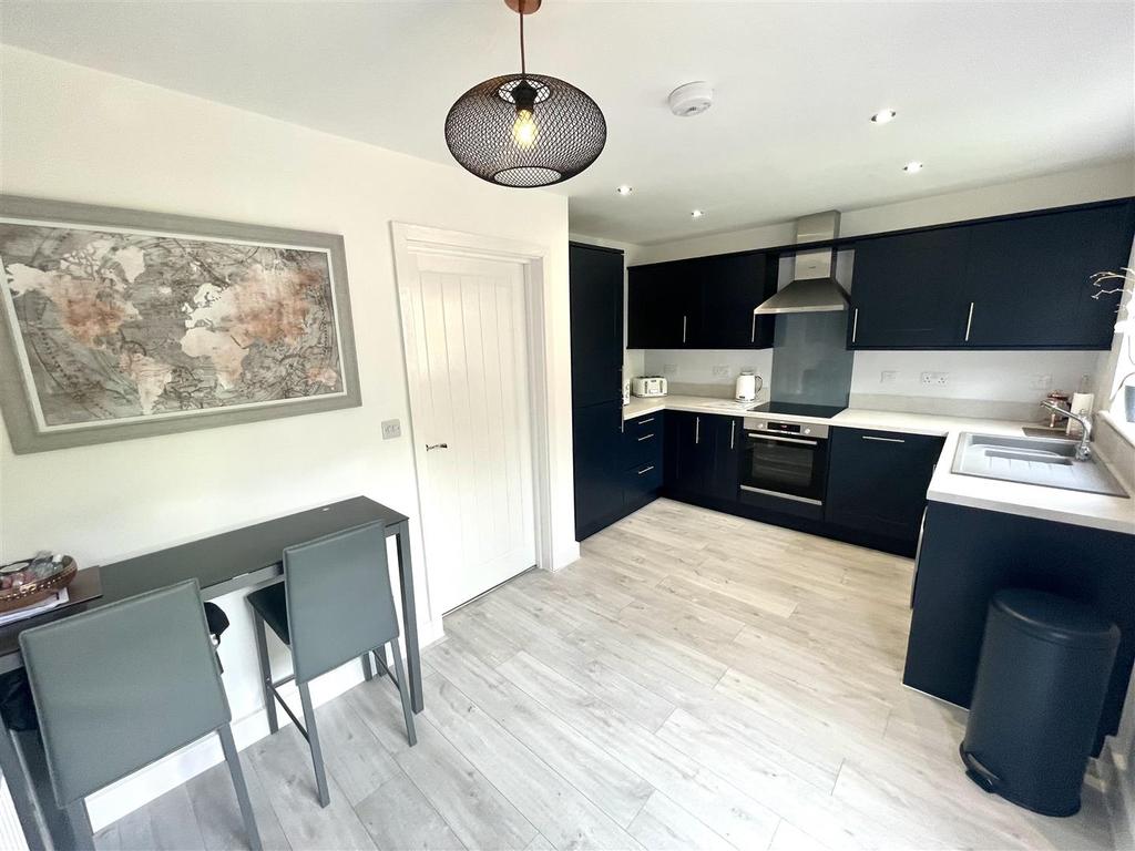 Willow Court, Cowbit, Spalding 3 bed semidetached house £239,950
