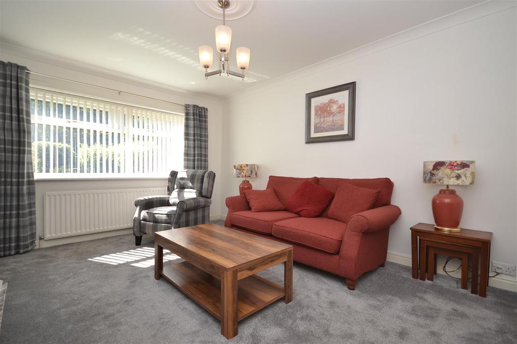 Wakefield Road, Swillington, Leeds 2 bed semidetached bungalow £190,000