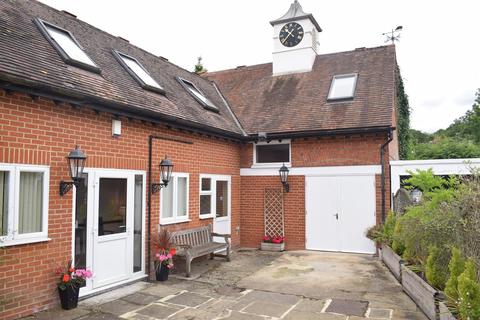 Office to rent - Church Hill, Loughton