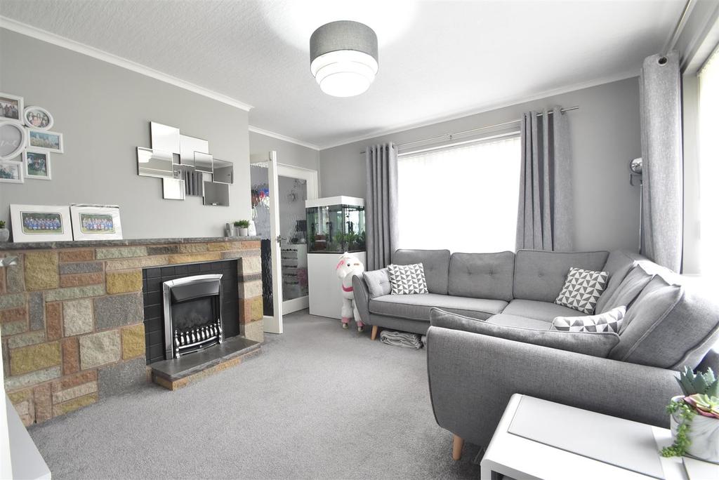 1 Boscobel Drive, Shrewsbury, SY1 3DJ 3 bed semidetached house £225,000