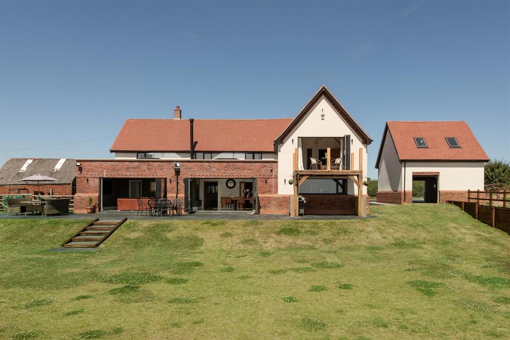 Yoxall Road, Hamstall Ridware, Staffordshire, WS15 3SE 6 bed detached