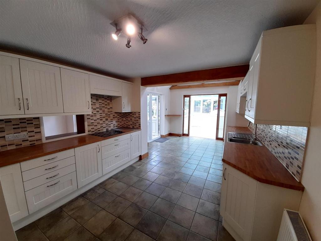 Kitchen dining room.jpg