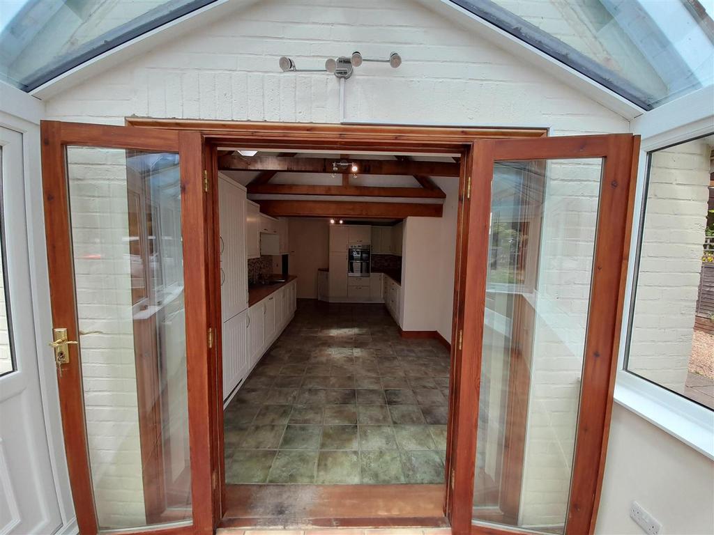 Kitchen dining room 3.jpg