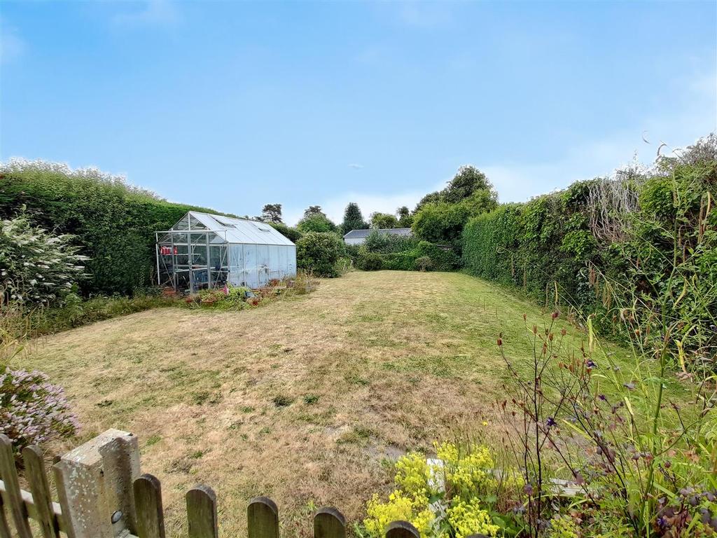 Rear garden sky 1.jpg