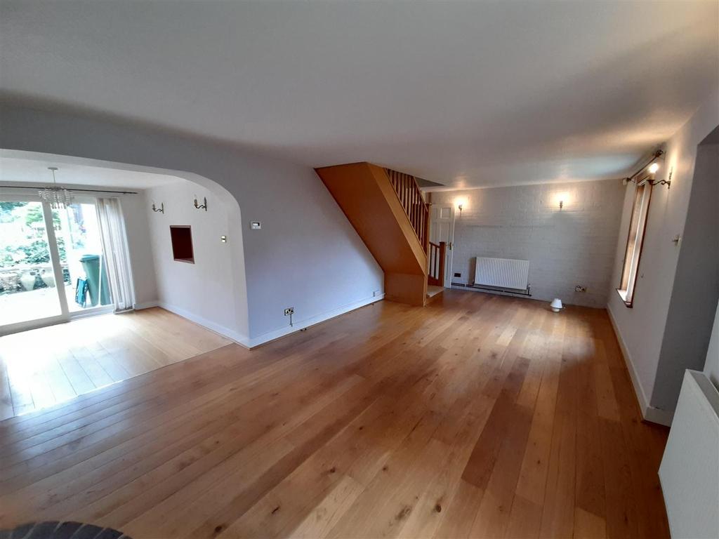 Living dining room.jpg