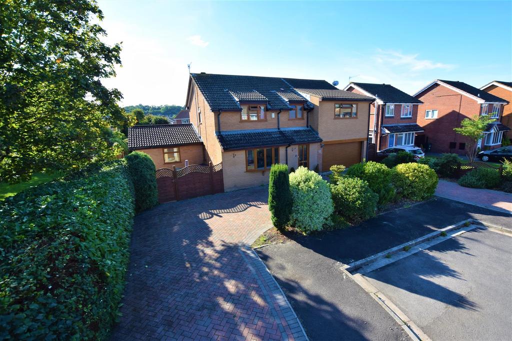 Clayton Close, Portishead, North Somerset 5 bed detached house £725,000