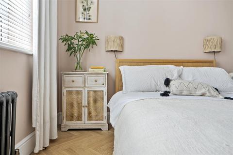 Flat 18, Congreve House Mayville Estate, London, N16 8LH