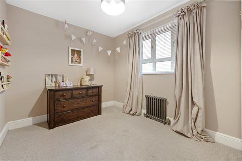 Flat 18, Congreve House Mayville Estate, London, N16 8LH