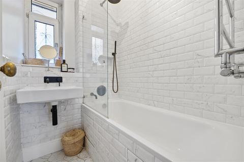 Flat 18, Congreve House Mayville Estate, London, N16 8LH