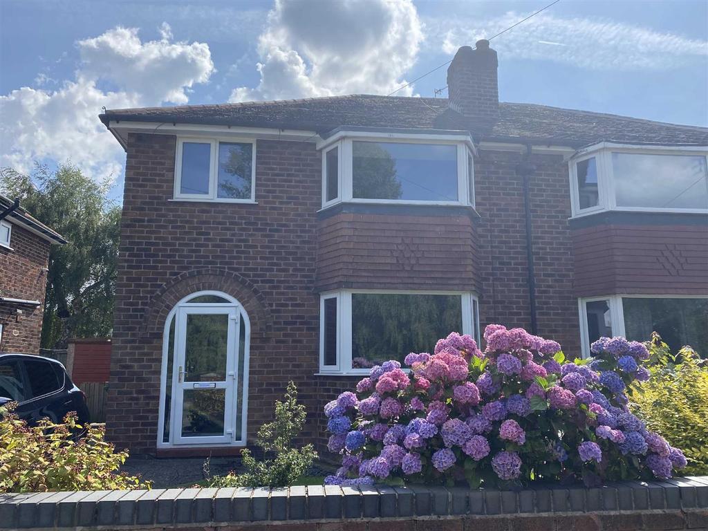 De Quincey Road, West Timperley 3 bed semidetached house £1,395 pcm