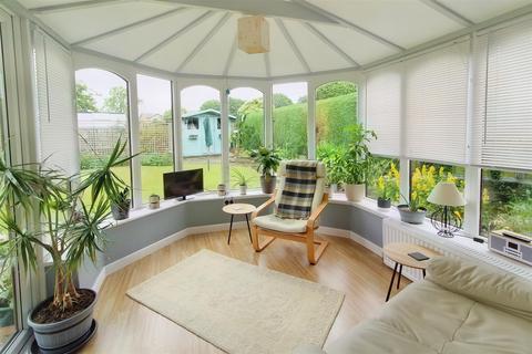 5 Gregory Drive, Kirkburton, Huddersfield, HD8 0XH
