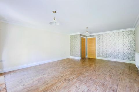 1 Anmer Close, Tadworth, KT20 5FF