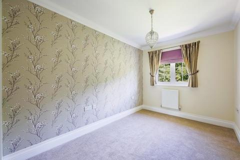 1 Anmer Close, Tadworth, KT20 5FF
