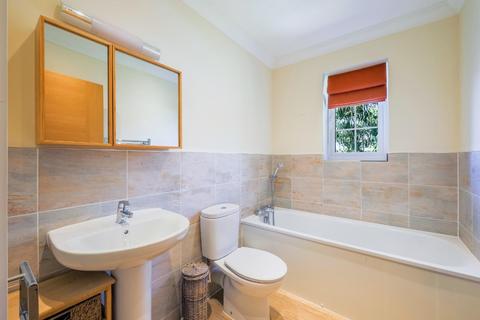 1 Anmer Close, Tadworth, KT20 5FF