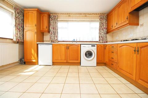 20 Linden Close, Chelmsford, CM2 9JQ