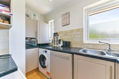 12 Cheviot Close, Banstead, SM7 2PD