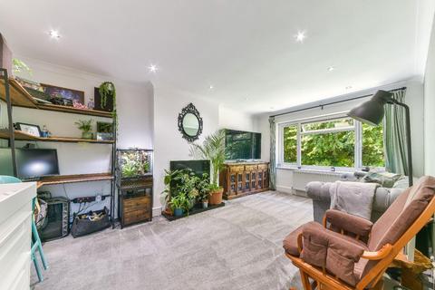 12 Cheviot Close, Banstead, SM7 2PD