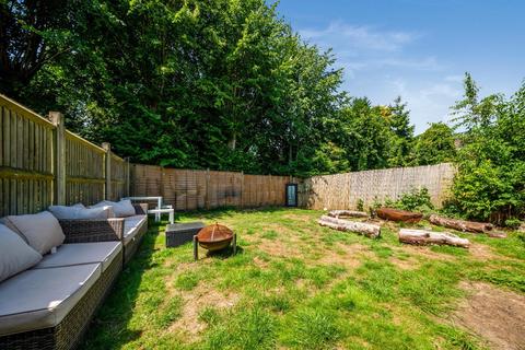 12 Cheviot Close, Banstead, SM7 2PD