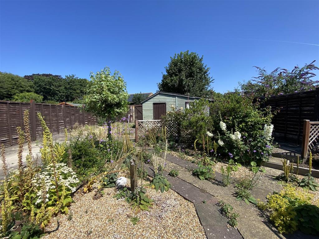 Upper Brighton Road, Lancing 2 bed semidetached bungalow £300,000