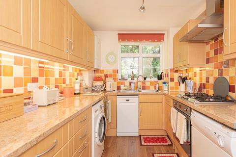 3 Freshmount Gardens, Epsom, KT19 8RF