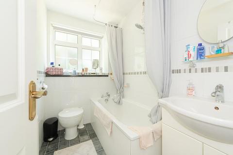3 Freshmount Gardens, Epsom, KT19 8RF