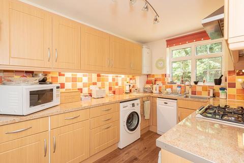 3 Freshmount Gardens, Epsom, KT19 8RF