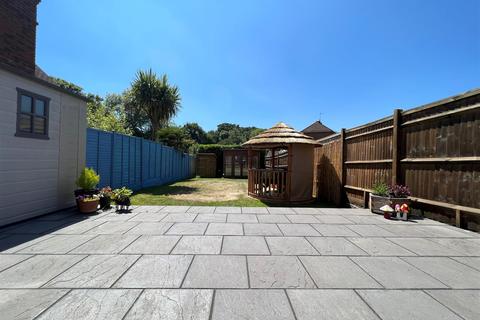 44 Northfield, Polegate, BN26 5EE